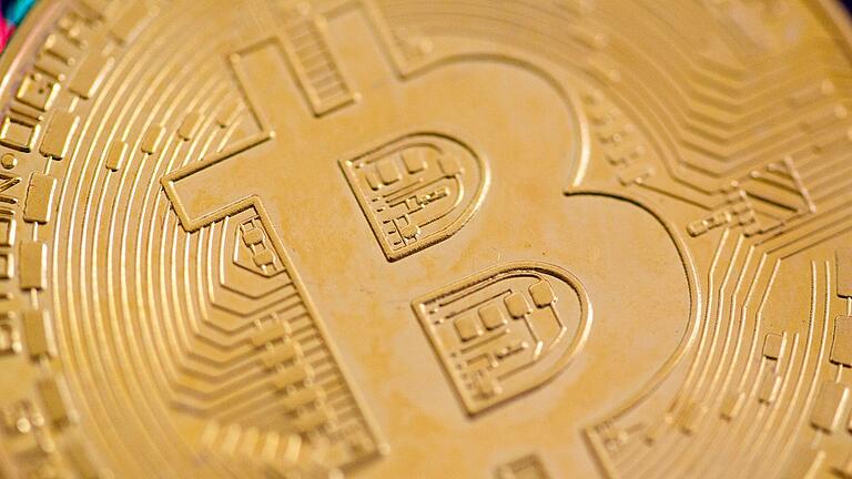 Bitcoin.jpeg       -  Experten verweisen immer wieder auf die Gefahren von starken Kursschwankungen beim Bitcoin.