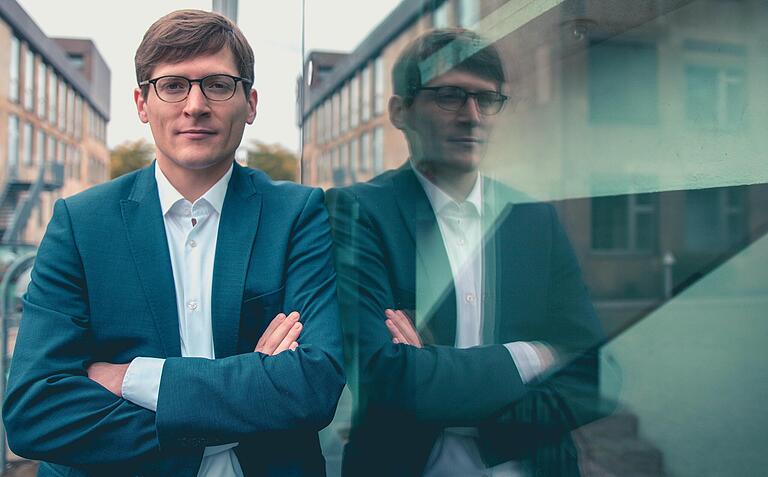 Nachhaltigkeit und Rücksendungen passen nicht zusammen, meint Dr. Björn Asdecker. Er forscht an der Universität Bamberg über Retouren. Nachhaltigkeit und Rücksendungen passen nicht zusammen, meint Dr. Björn Asdecker. Er forscht an der Universität Bamberg über Retouren.