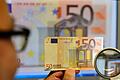 50_Euro_Schein_Okt16_10.jpeg       -  In Deutschland wird der 50-Euro-Schein am häufigsten gefälscht. Fälle von Falschgeld nehmen bundesweit zu – und fordern die Polizei heraus.