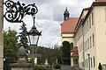 Wie geht es weiter mit dem großen Schloss in Lebenhan? Die Stadt hat sich jetzt ein Vorkaufsrecht auf die Gebäude und die Freiflächen gesichert.