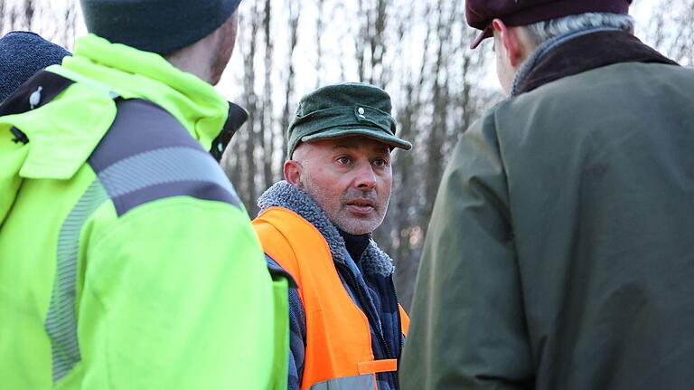Handwerker Frank Thun unterstützt die Protestaktion der Landwirtinnen und Landwirte am Autohof in Werneck. Handwerker Frank Thun unterstützt die Protestaktion der Landwirtinnen und Landwirte am Autohof in Werneck.
