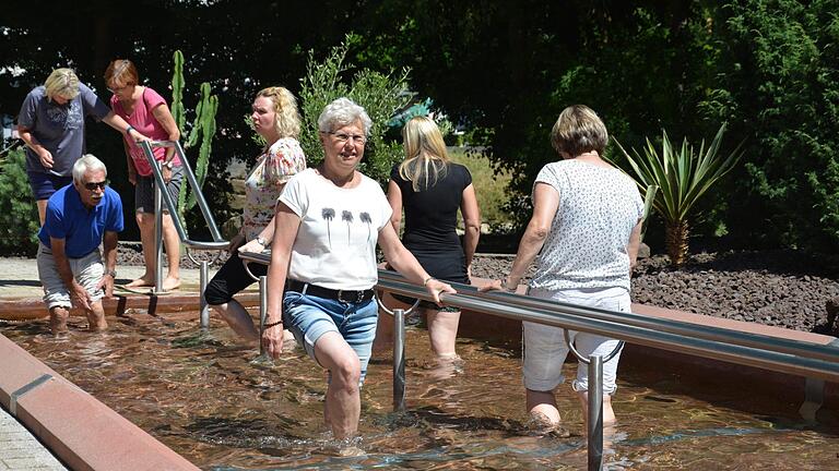 s Kneipp-Becken im Luitpold-Park wurde von den Besuchern ausgiebig genutzt. Foto: Björn Hein - s Kneipp-Becken im Luitpold-Park wurde von den Besuchern ausgiebig genutzt. Foto: Björn Hein s Kneipp-Becken im Luitpold-Park wurde von den Besuchern ausgiebig genutzt. Foto: Björn Hein - s Kneipp-Becken im Luitpold-Park wurde von den Besuchern ausgiebig genutzt. Foto: Björn Hein