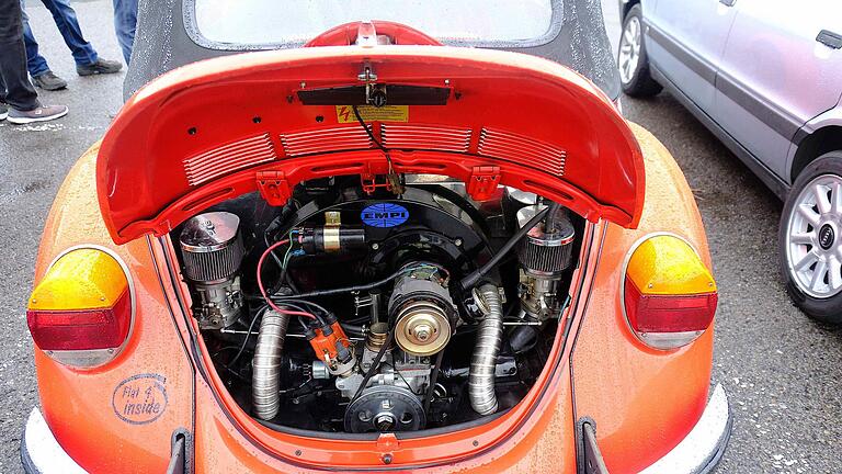 Ein Blick in das 'Herz' des Käfers war beim Oldtimertreffen des AMSC in Hammelburg möglich. Foto: Gerd Schaar       -  Ein Blick in das 'Herz' des Käfers war beim Oldtimertreffen des AMSC in Hammelburg möglich. Foto: Gerd Schaar