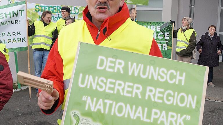 Stellvertretender SPD-Kreisvorsitzender Paul Hümmer demonstrierte für einen Nationalpark Steigerwald.