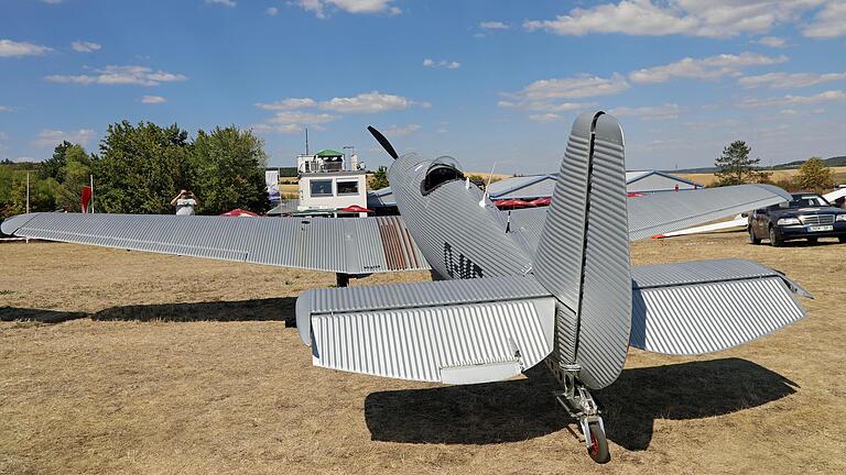 Der Nachbau einer Junkers A 50 von 1929 fand großes Interesse bei den Besuchern.