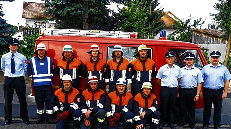 Alle bestanden die Prüfung       -  (hko)   Die Feuerwehr Reith stellte bei Leistungsprüfung Ausbildungsstand unter Beweis. Gold auf Grün legten Stephan Link und Steffen Sitzmann ab, Gold auf Blau: Jörg Bohnsack, Gold Dominik Buschelberger, Martin Neder und Sascha Markart, Stefan Schumacher, Silber Fabian Schaupp, Bronze Markus Emmerth. Zu dem Erfolg gratulierten die Schiedsrichter und Kommandanten.
