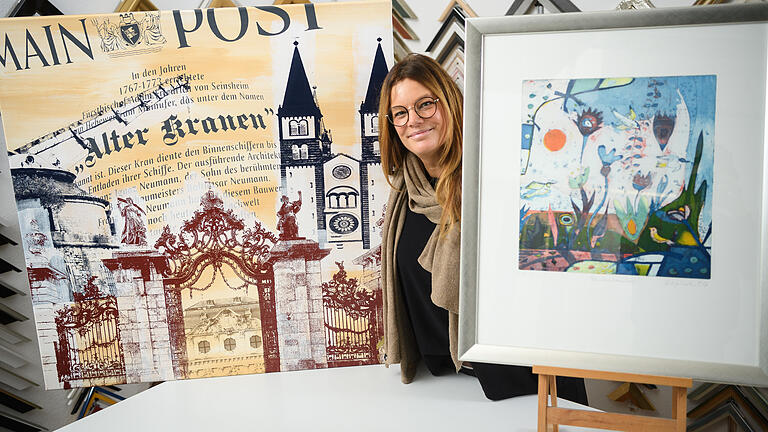 Jasmin Puhl von der Galerie Arte zeigt in den Galerieräumen (Zellerau) eine Original-Grafik des Berliner Künstlers Devin Miles (links) und eine Radierung der Künstlerin Elfriede Otto. Anlässlich des 35-jährigen Bestehens versteigert die Galerie die Bilder. Der Erlös geht an die Aktion Patenkind. Jasmin Puhl von der Galerie Arte zeigt in den Galerieräumen (Zellerau) eine Original-Grafik des Berliner Künstlers Devin Miles (links) und eine Radierung der Künstlerin Elfriede Otto. Anlässlich des 35-jährigen Bestehens versteigert die Galerie die Bilder. Der Erlös geht an die Aktion Patenkind.