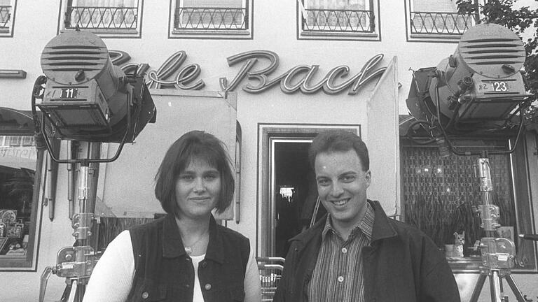 Als 'Traumpaar des Kinos für einen Tag' bezeichnete diese Redaktion Annette und Oliver Schlegelmilch aus Münnerstadt, die als Statisten im Film 'Bandits' auftraten. Als 'Traumpaar des Kinos für einen Tag' bezeichnete diese Redaktion Annette und Oliver Schlegelmilch aus Münnerstadt, die als Statisten im Film 'Bandits' auftraten.