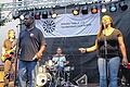 Die Würzburger Formation &bdquo;Heatwave Soul Unit&ldquo; sorgte im Klosterhof für den richtigen Swing.