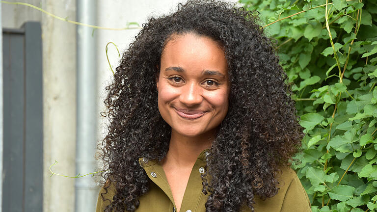 Die Würzburger Bildungswissenschaftlerin Jennifer Danquah beschäftig sich mit der Frage, wie Rassismus funktioniert und welche Wurzeln er hat.