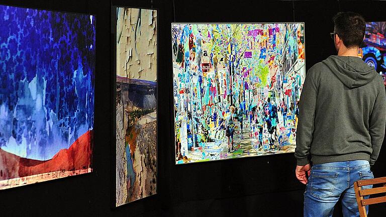 Gut besucht waren die Ausstellungen im Kunst-Zelt. Gut besucht waren die Ausstellungen im Kunst-Zelt.