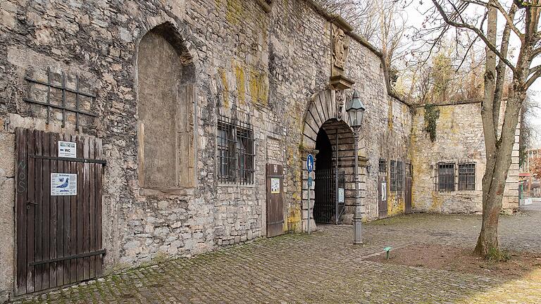 Die ehemalige Stadtmauer am Zeller Tor. Hier befand sich einst ein Siechenhaus, das dann von den Schweden geplündert wurde. Die ehemalige Stadtmauer am Zeller Tor. Hier befand sich einst ein Siechenhaus, das dann von den Schweden geplündert wurde.