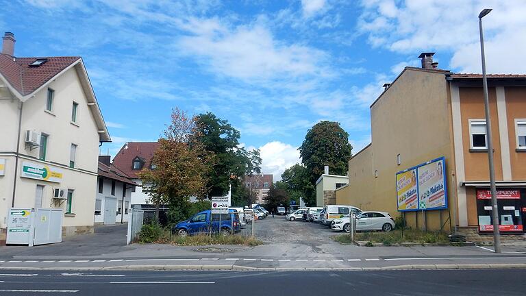 Dieser Bereich im geplanten neuen Sanierungsgebiet in der Nähe der Niederwerrnerstraße zeigt die städtebaulichen Probleme gerade bei den gewerblich genutzten Flächen. Dieser Bereich im geplanten neuen Sanierungsgebiet in der Nähe der Niederwerrnerstraße zeigt die städtebaulichen Probleme gerade bei den gewerblich genutzten Flächen.
