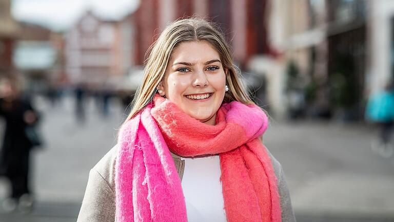Johanna Roth wünscht sich die sozialen Netzwerke als Faschingsthema. Johanna Roth wünscht sich die sozialen Netzwerke als Faschingsthema.