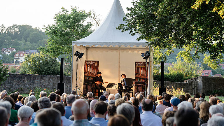 Open air-Konzerte beim Kissinger Sommer wie hier in Aschach sind kostenintensiv. - Open air-Konzerte beim Kissinger Sommer wie hier in Aschach sind kostenintensiv. Open air-Konzerte beim Kissinger Sommer wie hier in Aschach sind kostenintensiv. - Open air-Konzerte beim Kissinger Sommer wie hier in Aschach sind kostenintensiv.