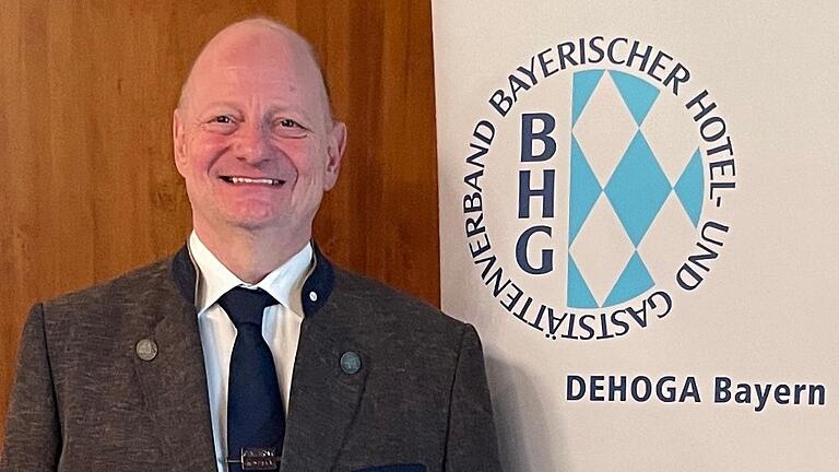 Thomas Dauenhauer, Vize-Chef des Dehoga Unterfranken, bei der jüngsten Kreisversammlung des Bayerischen Hotel- und Gaststättenverbandes in Kitzingen. Thomas Dauenhauer, Vize-Chef des Dehoga Unterfranken, bei der jüngsten Kreisversammlung des Bayerischen Hotel- und Gaststättenverbandes in Kitzingen.