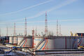 05.03.2022, Russland, Ust-Luga: Tanks von Transneft, einem staatlichen russischen Unternehmen, das die Erdöl-Pipelines des Landes betreibt, im Ölterminal von Ust-Luga.