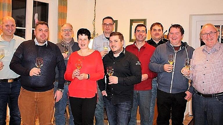 Stehen im Jubiläumsjahr des Karnevalsvereins Weingenießerclub Nordheim an der Spitze (v. l.): Jürgen Förster, Christian Münch, Armin Förster, Christine Bader, Andre Paulus, Christian Glos, Georg Schneider, Benedikt Trost, Stephen Rauch und Gustav Förster. Es fehlen Sonja Friedel, Markus Molitor und Max Müller. Stehen im Jubiläumsjahr des Karnevalsvereins Weingenießerclub Nordheim an der Spitze (v. l.): Jürgen Förster, Christian Münch, Armin Förster, Christine Bader, Andre Paulus, Christian Glos, Georg Schneider, Benedikt Trost, Stephen Rauch und Gustav Förster. Es fehlen Sonja Friedel, Markus Molitor und Max Müller.