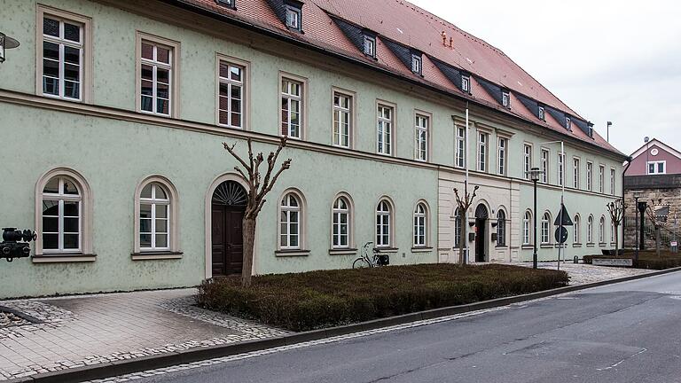 Seit 2018 ist das Städtische Museum in der Kitzinger Landwehrstraße geschlossen. Jetzt hat sich der Stadtrat festgelegt, wie es mit den Exponaten dort weitergehen soll. Seit 2018 ist das Städtische Museum in der Kitzinger Landwehrstraße geschlossen. Jetzt hat sich der Stadtrat festgelegt, wie es mit den Exponaten dort weitergehen soll.