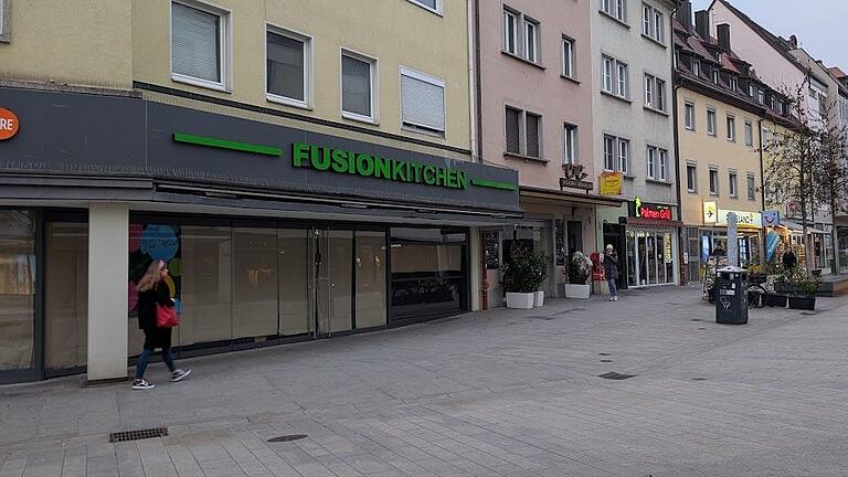Ende Februar 2025 eröffnete in Würzburg die 'Fusion Kitchen' mit einem ungewöhnlichen Konzept. Ende Februar 2025 eröffnete in Würzburg die 'Fusion Kitchen' mit einem ungewöhnlichen Konzept.