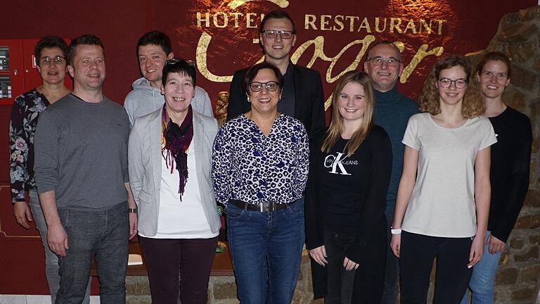 Zum Gruppenbild fanden sich zusammen: (von links) Claudia Deublein, Peter Weißenseel, Martin Falk, Christina Werner, Andrea Zehnder, Julian Müller, Teresa Rottmann, Willy Zehnder, Julia Strobel und Ulrike Heusinger.