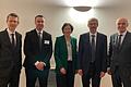 Oberbürgermeister Sebastian Remelé (von links) begrüßte den neuen Leiter des Amts für Digitalisierung, Breitband und Vermessung (ADBV) Schweinfurt, Michael Reus, und verabschiedete gemeinsam mit der stellvertretenden Landrätin Christine Bender (Schweinfurt) den bisherigen Amtschef Gerhard Hartmann in den Ruhestand. Mit dabei auch Landrat Wilhelm Schneider (Haßberge).