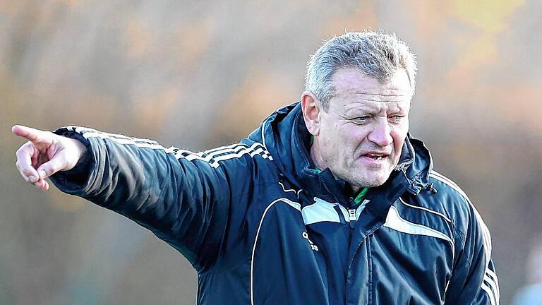 Fußball, Bezirksliga, SV Heidingsfeld - TSV 1876 Lengfeld       -  Heidingsfelds Trainer Jürgen Blank im November 2016.