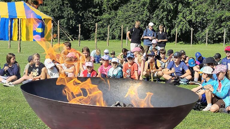 Das Olympische Feuer wurde am Abenteuerspielplatz in Giebelstadt entzündet und ein Olympiadorf aufgebaut. Das Großereignis des Jahres stand Pate für das diesjährige Motto des Giebelstädter Ferienprogramms.