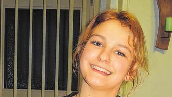 &bdquo;Nicht nur die da oben machen lassen.&ldquo;: Lara Albert, mit 19 Jahren die jüngste Gemeinderätin Bayerns, setzt sich in Sandberg (Lkr. Rhön-Grabfeld) mit jugendlicher Begeisterung für ihre Heimat ein.