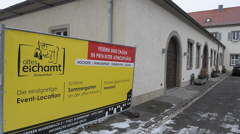 Außenansicht des Alten Eichamts in Schweinfurt, das für private Feiern und Firmen-Events gemietet werden kann. Außenansicht des Alten Eichamts in Schweinfurt, das für private Feiern und Firmen-Events gemietet werden kann.