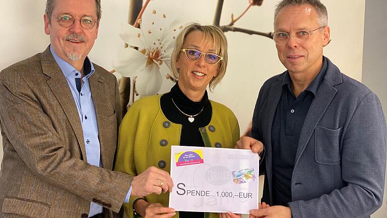 Optikgeschäft spendet 1000 Euro Optikgeschäft spendet 1000 Euro