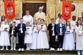 Die Kommunionkinder vor der Kirche.&nbsp;