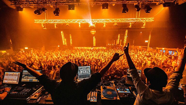 Hits der 60er bis 2020er Jahre gibt es am Samstag bei der Party XXL in der Würzburger Posthalle. Hits der 60er bis 2020er Jahre gibt es am Samstag bei der Party XXL in der Würzburger Posthalle.