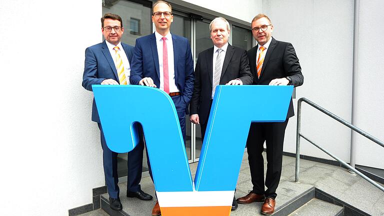 Bei der Pressekonferenz zum Jahresabschluss 2018 des Kreisverbands Bad Kissingen der VR-Banken von links die Bankvorstände Jürgen Wagenpfahl (Raiffeisenbank Nüdlingen), Rainer Geis und Roland Knoll (beide VR-Bank Bad Kissingen) und Wolfgang Menninger (Raiffeisenbank Nüdlingen).