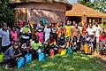 Die Mitarbeiter der &quot;Baobab Children Foundation&quot; freuen sich über den

&quot;Weihnachtsreis&quot; der Walther-Rathenau-Schule&quot;.