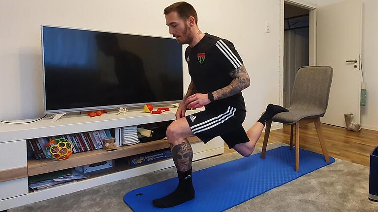 Schweinfurter Fußball-Trainer gibt 5 Fitness-Tipps fürs Wohnzimmer Schweinfurter Fußball-Trainer gibt 5 Fitness-Tipps fürs Wohnzimmer