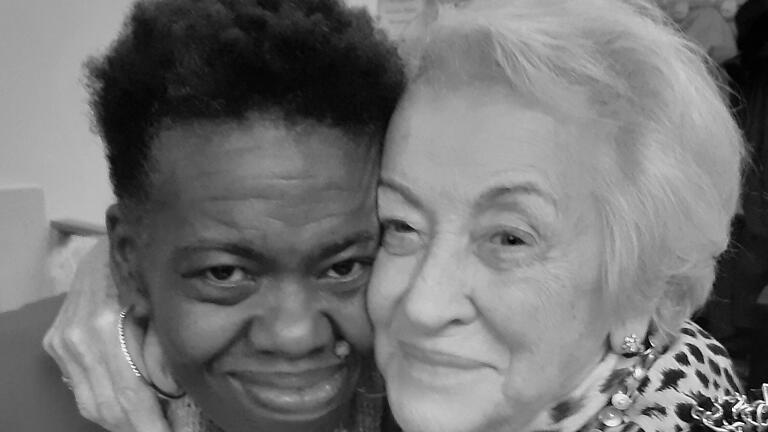 Jazz-Fan Ursula Grom mit dem Jazz-Star Brenda Boykin. - Jazz-Fan Ursula Grom mit dem Jazz-Star Brenda Boykin. Jazz-Fan Ursula Grom mit dem Jazz-Star Brenda Boykin. - Jazz-Fan Ursula Grom mit dem Jazz-Star Brenda Boykin.