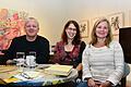 Präsentierten Kinder- und Jugendliteratur im Café Art: die drei Vorleser von »Mellrichstadt liest«, David Henkes, Peggy Geßner und Gastleserin Rita von Eckert (von links).