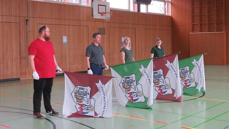Fahnenschwinger beim Training. Fahnenschwinger beim Training.