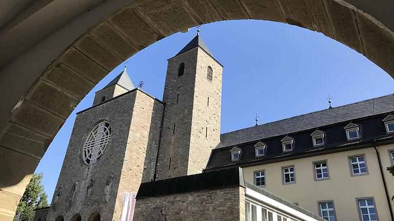 Die Heimat von Anselm Grün: das Kloster Münsterschwarzach. Die Heimat von Anselm Grün: das Kloster Münsterschwarzach.