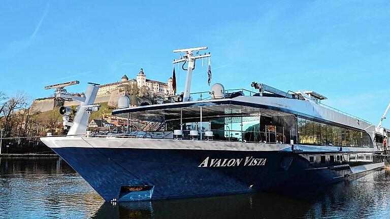 Die MS Avalon Vista des US-Reiseveranstalters Avalon Waterways bei ihrer Ankunft in Würzburg.