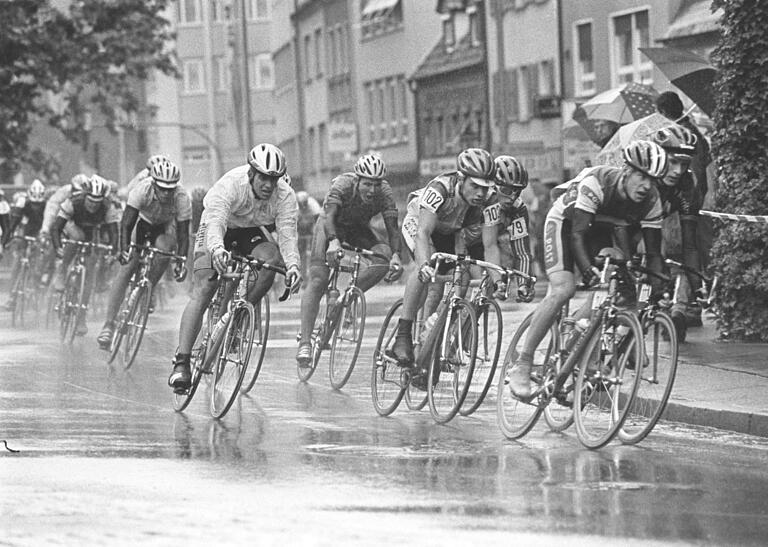 Mit dem Radrennsport fing die Unternehmensgeschichte von Fichtel & Sachs an. Das Foto entstand bei der Ernst-Sachs-Tour 1998. Mit dem Radrennsport fing die Unternehmensgeschichte von Fichtel & Sachs an. Das Foto entstand bei der Ernst-Sachs-Tour 1998.