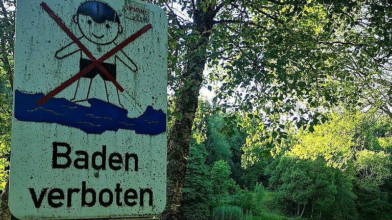 Baden ist in der Fränkischen Saale im Stadtgebiet von Bad Kissingen verboten.       -  Baden ist in der Fränkischen Saale im Stadtgebiet von Bad Kissingen verboten.