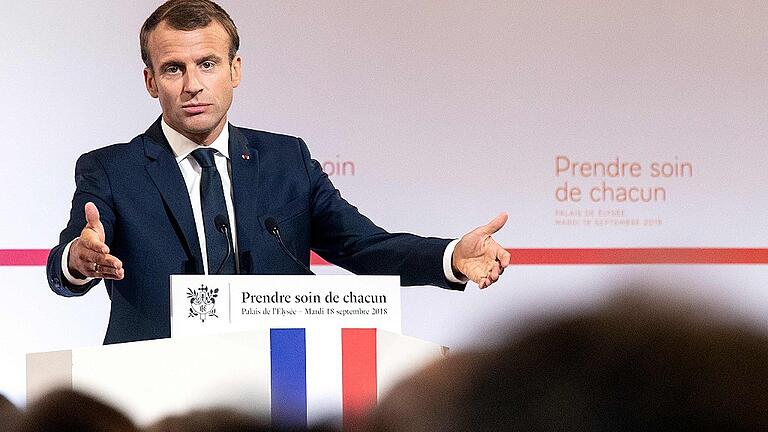 FRANCE-GOVERNMENT-HEALTHCARE       -  Emmanuel Macron
