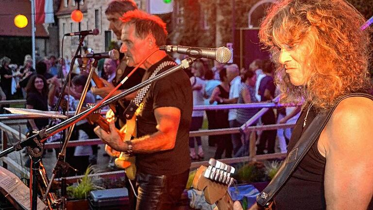 Auch am 27. August beim 17. Salinenfest in Bad Kissingen wieder Zugpferd: The Jets. Auch am 27. August beim 17. Salinenfest in Bad Kissingen wieder Zugpferd: The Jets.