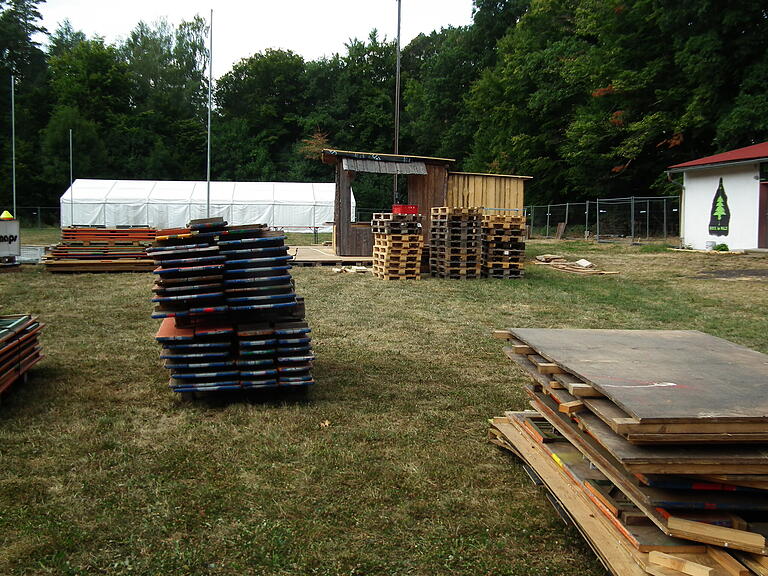 Schon seit vergangener Woche laufen die Vorbereitungen zum Open-Air-Event. Schon seit vergangener Woche laufen die Vorbereitungen zum Open-Air-Event.