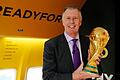 Sir Geoff Hurst       -  Englands Fußballlegende Geoff Hurst wird nicht für das EM-Finale nach Berlin reisen.