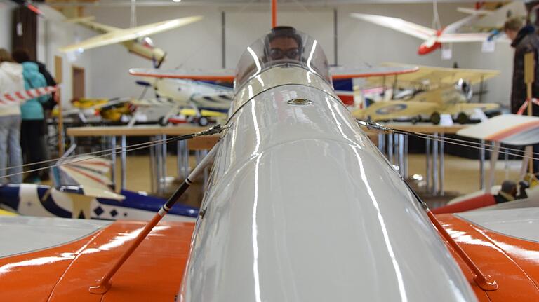 Bald nicht mehr vom Vorbild zu unterscheiden: Die Modelle sind oft originalgetreu nachgebaut und wirken schon wie echte Flieger. Bald nicht mehr vom Vorbild zu unterscheiden: Die Modelle sind oft originalgetreu nachgebaut und wirken schon wie echte Flieger.
