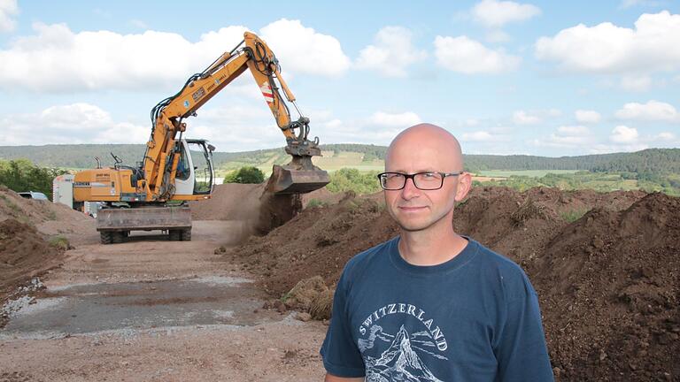 ham-rr-Grabung-Ende-Mai-1 - Grabungsleiter Marcel Günther beaufsichtigte im Frühjahr 2020 die archäologische Untersuchung bei Langendorf. ham-rr-Grabung-Ende-Mai-1 - Grabungsleiter Marcel Günther beaufsichtigte im Frühjahr 2020 die archäologische Untersuchung bei Langendorf.