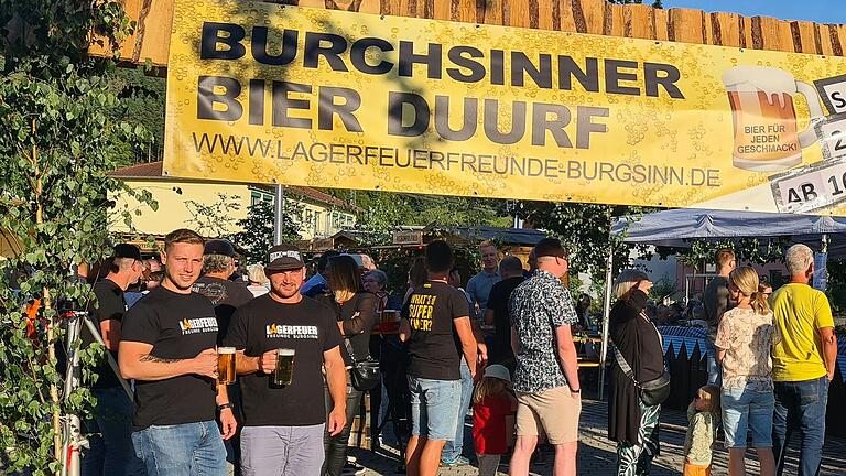 Das 'Bier Duurf' in Burgsinn wird auch dieses Jahr von den 'Lagerfeuerfreunden' organisiert. Das 'Bier Duurf' in Burgsinn wird auch dieses Jahr von den 'Lagerfeuerfreunden' organisiert.